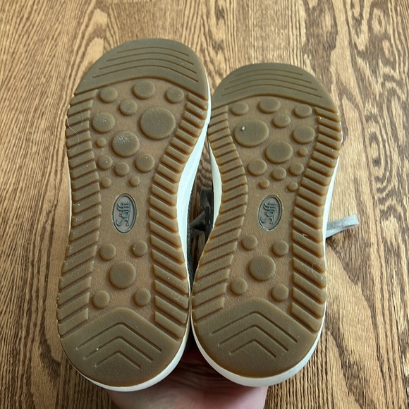 Sofft Gray Knit Sneakers - Picture 6 of 6